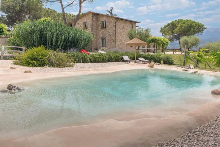 Alloggio in famiglia per 2 persone, con panorama e piscina nonché piscina per bambini e giardino a Perugia