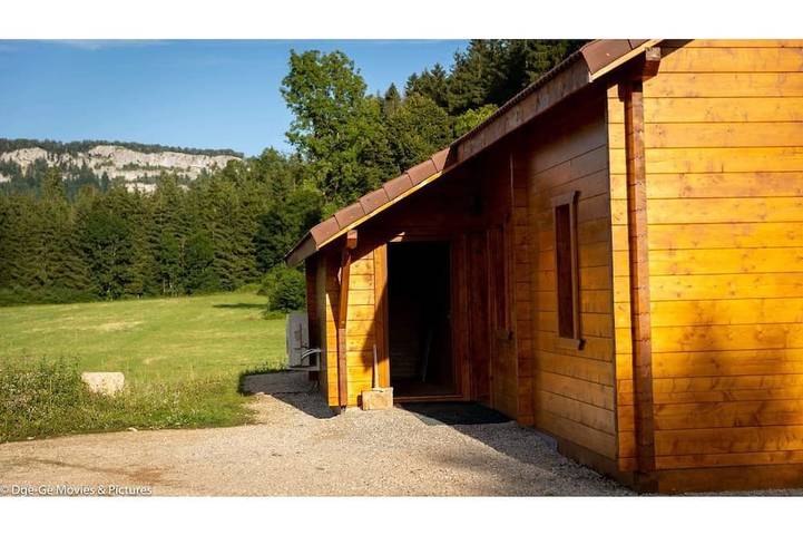 Gîte pour 6 personnes, avec terrasse et jacuzzi, animaux acceptés dans Lac de Bonlieu - 3