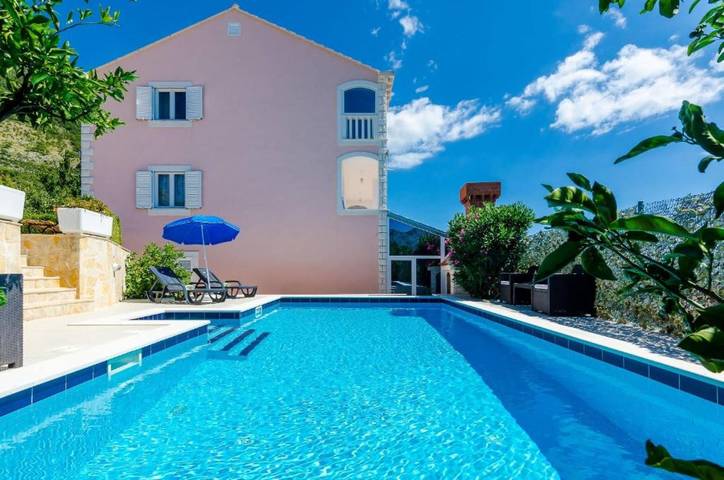 Three Bedroom Holiday Home, Pool, Sauna, Terrace in Općina Konavle, Condado de Dubrovnik-Neretva