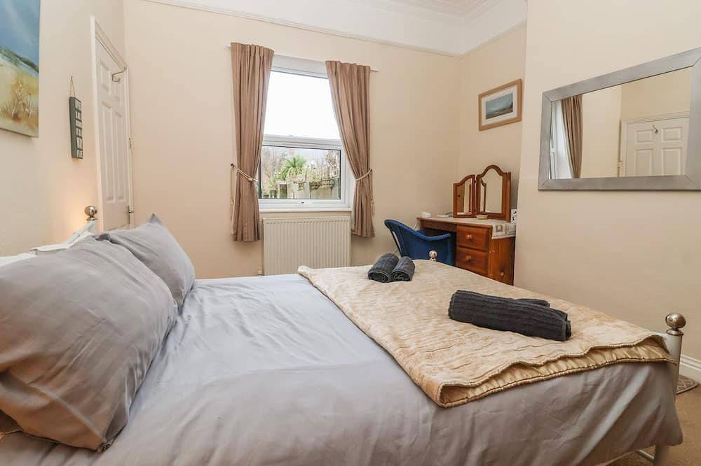 Sea Front Apartment, pet friendly, country holiday cottage in Hornsea in Hornsea, Östliches Yorkshire