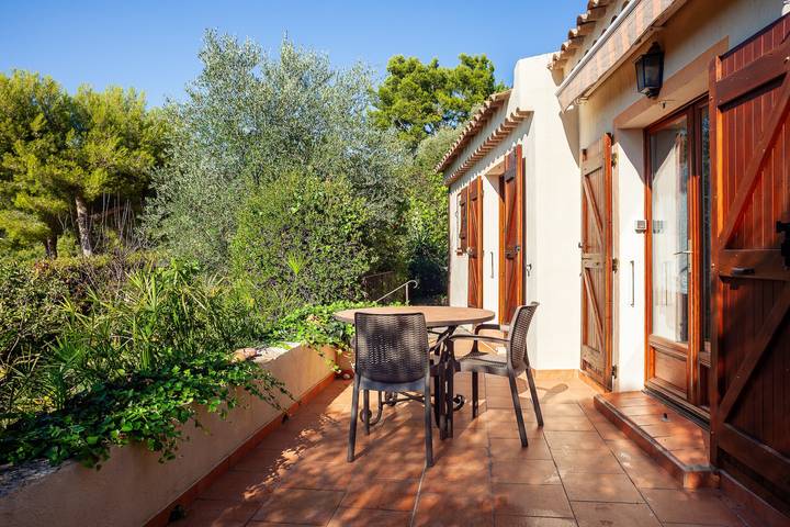 Casa vacanze "Les Oiseaux" con vista sulle montagne, giardino privato e Wi-Fi in Ceyreste, Marseille e dintorni