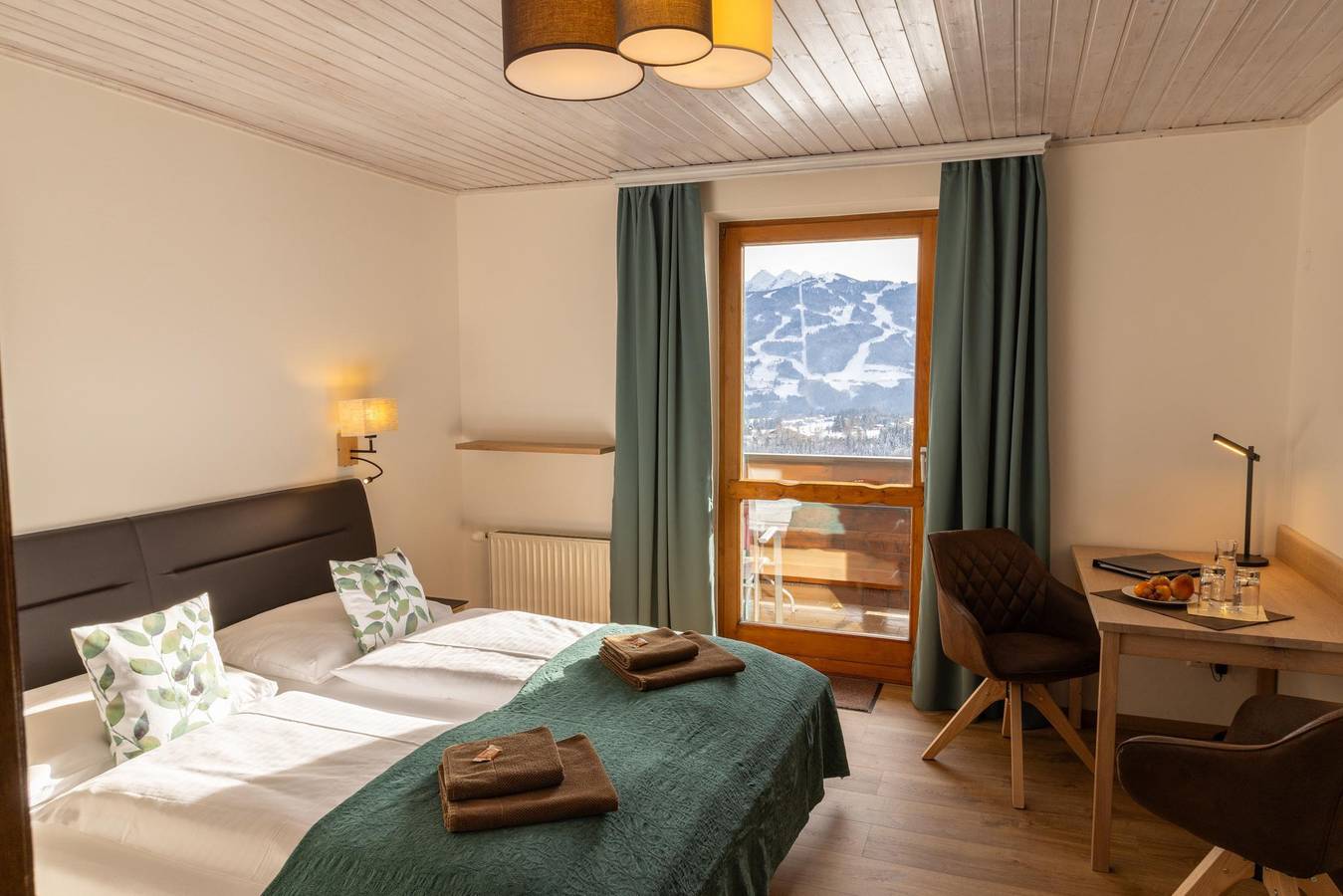 Komfort Doppelzimmer mit Dusche, Wc, Südbalkon in Dachsteingebirge, Ramsau am Dachstein