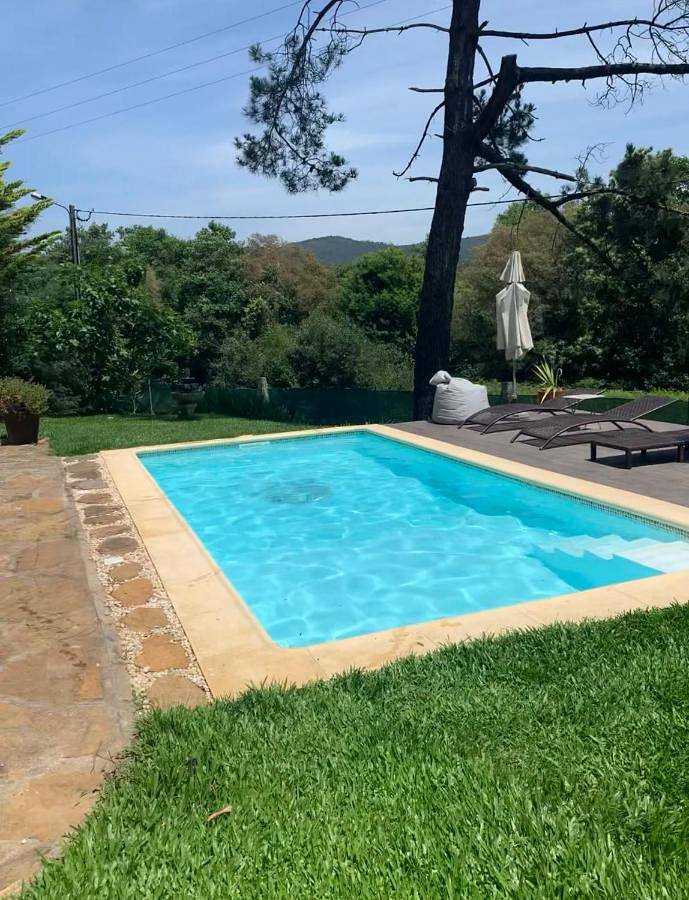 Location de vacances pour 6 personnes, avec jardin ainsi que piscine et vue, adapté aux familles dans Vilar de Mouros - 4