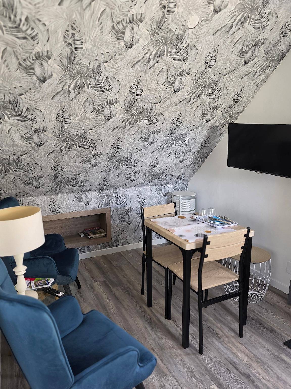 Gite l’Essentiel: Pool, Air Conditioning, Great Location in Sainte-Maure-de-Touraine, Chinon region