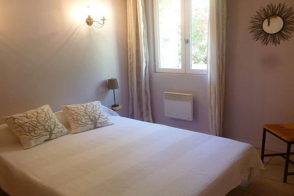 Appartement entier, Gite En Languedoc 4 Couchages A 5 Minutes A Pied Du Bord De L'Eau in Roquebrun, Région de Béziers
