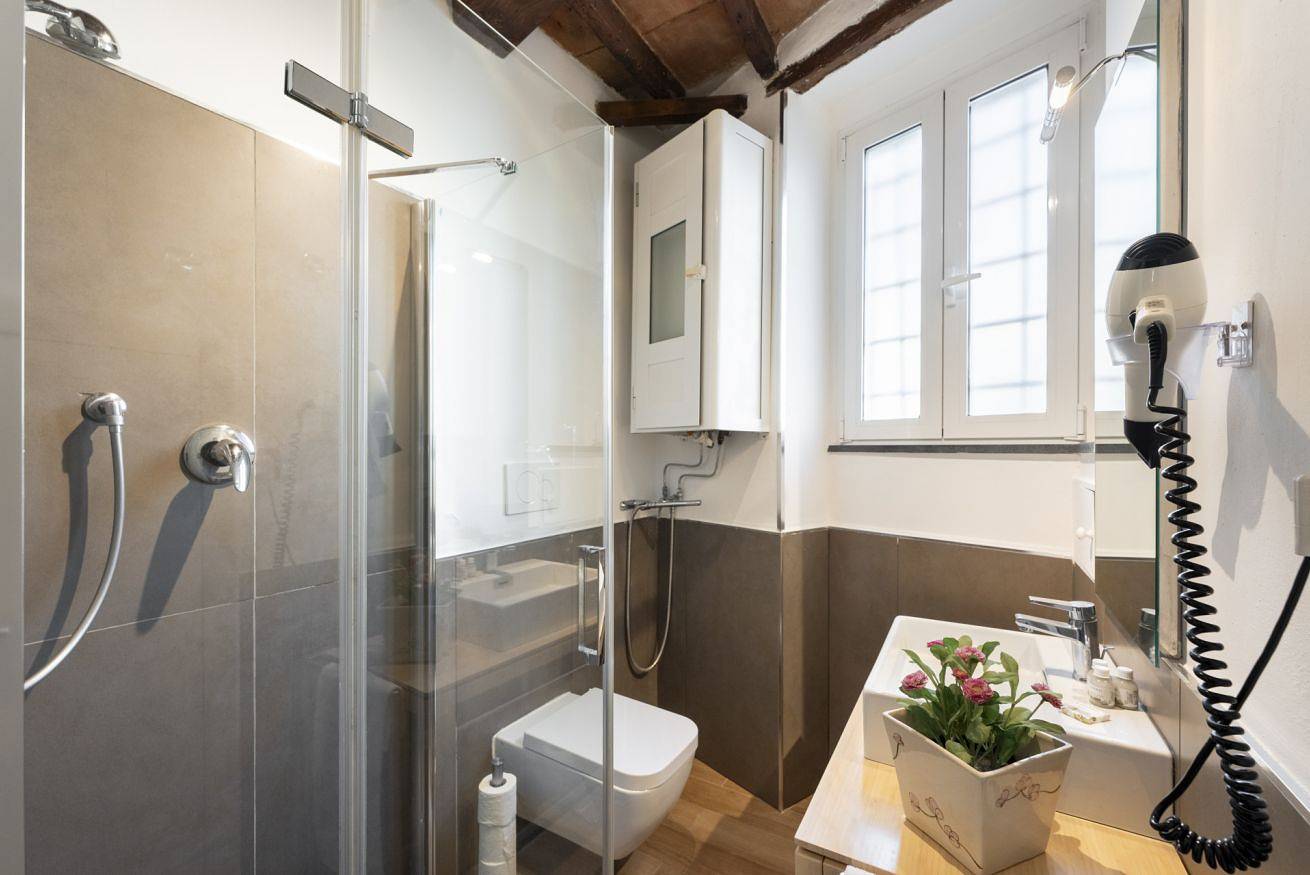 Appartamento intero, Keys of Italy - Erta Canina 36 - Studio in S.Niccolò for 1 or 2 guests in Firenze Centro storico, Firenze