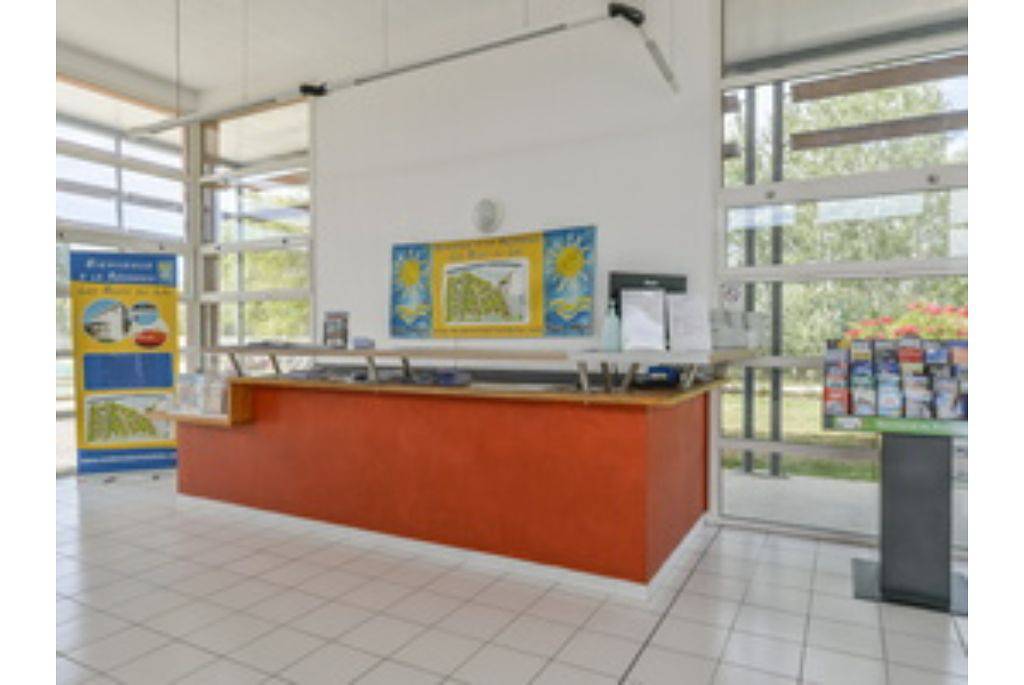 Appartement entier, Sun Hols Les Rives du Lac M3P6 in Saint-Saturnin-lès-Avignon, Vaucluse