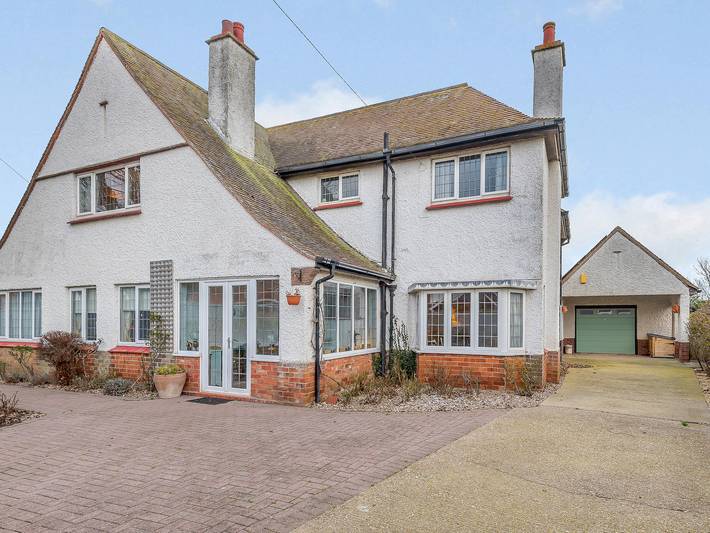 Cottage for 8 people, with garden, with pets in Sutton on Sea