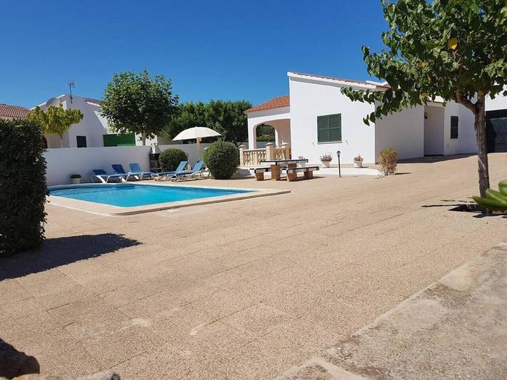 Location de vacances pour 6 personnes, avec piscine et jardin à Cala en Blanes - 4