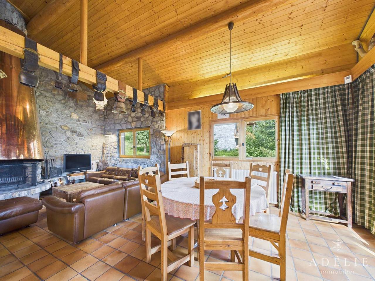 Savoyard Chalet for 18 - Near Slopes, Fireplace, Balconies, 8 Bedrooms, and Free Shuttle in La Rosière, Montvalezan