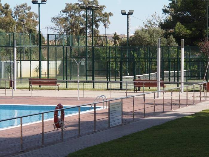 Apartamento de férias inteiro, Apartamento de dos dormitorios en urbanización con pista padel. in El Verger, Costa Blanca