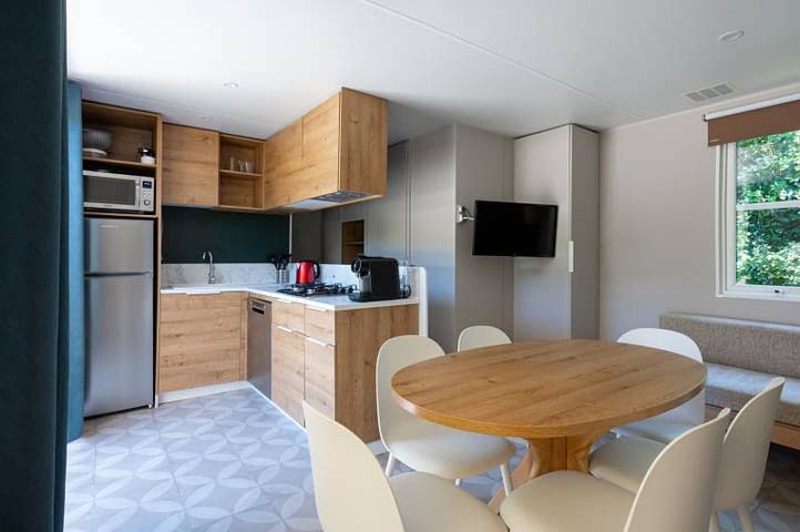 Caravane pour 6 personnes, avec terrasse et balcon/terrasse à Coëx - 3