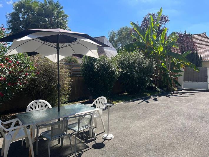 Gîte pour 2 personnes, avec jardin et vue, adapté aux familles à Pau - 2