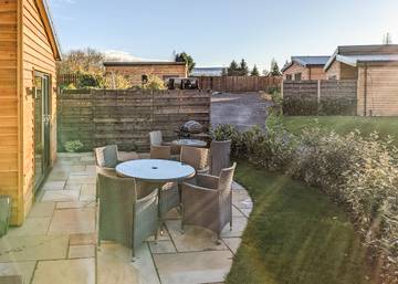 Chalet for 6 People in West Midlands, Shropshire, Photo 1