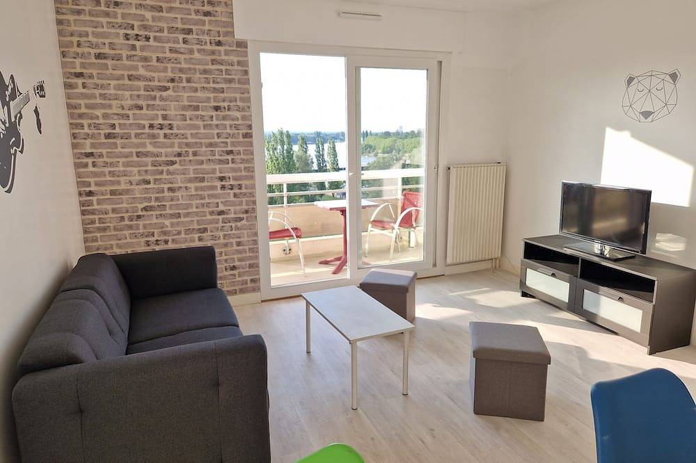 Entire apartment, F2 Avec Superbe Vue, Idéal Curiste in Bellerive-sur-Allier, Vichy region
