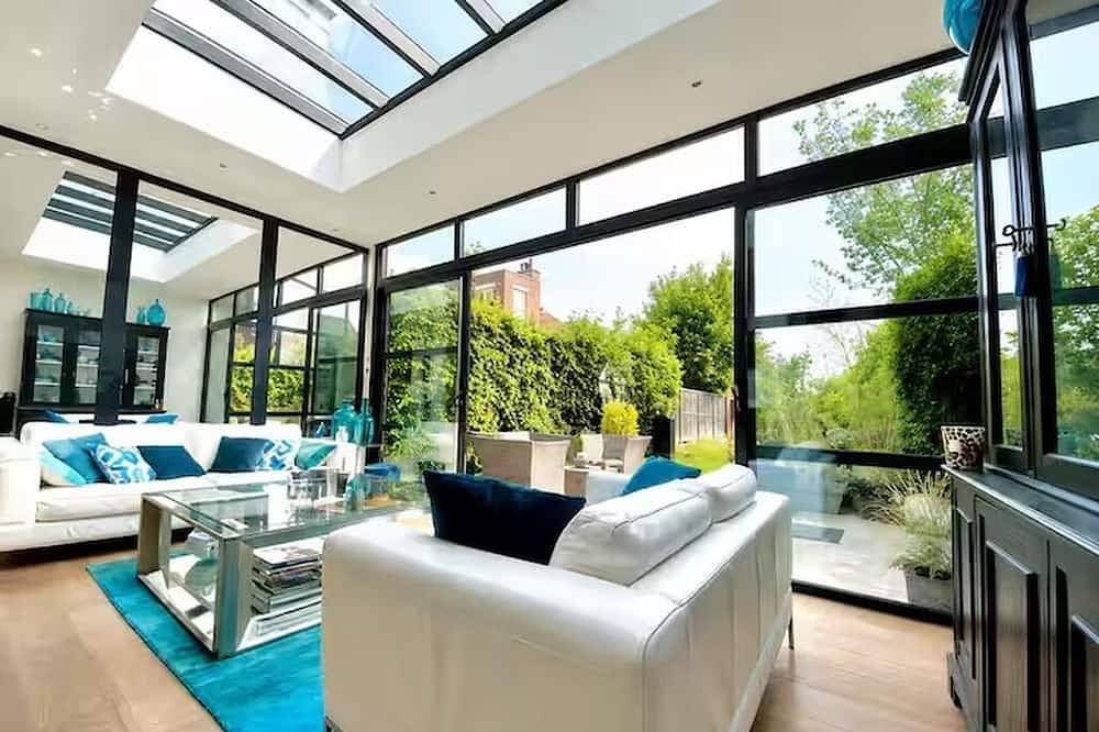Superb 4 bedroom house with garden - Marcq/Lille in Marcq-en-Barœul, Lille region