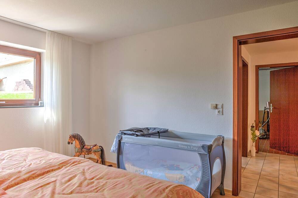 Ganze Wohnung, Sonnige Wohnung in Bad Driburg mit Garten in Bad Driburg, Kreis Höxter