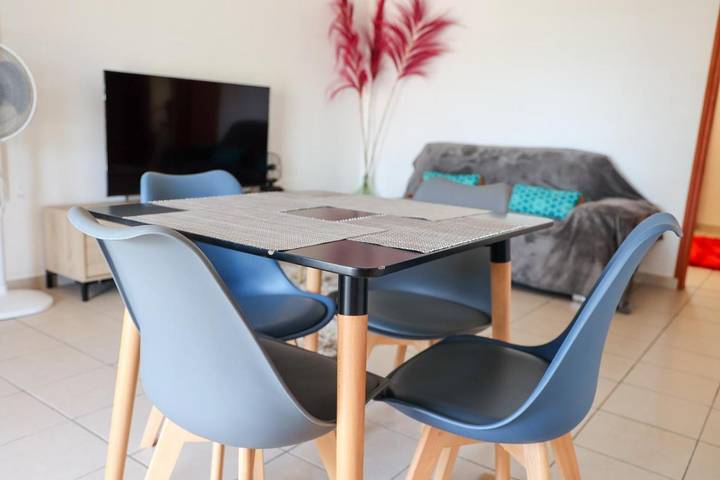 Appartement de vacances pour 6 personnes, avec terrasse et jardin