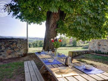 Gîte pour 10 Personnes dans Saint-Martin-la-Sauveté, Massif central, Photo 2
