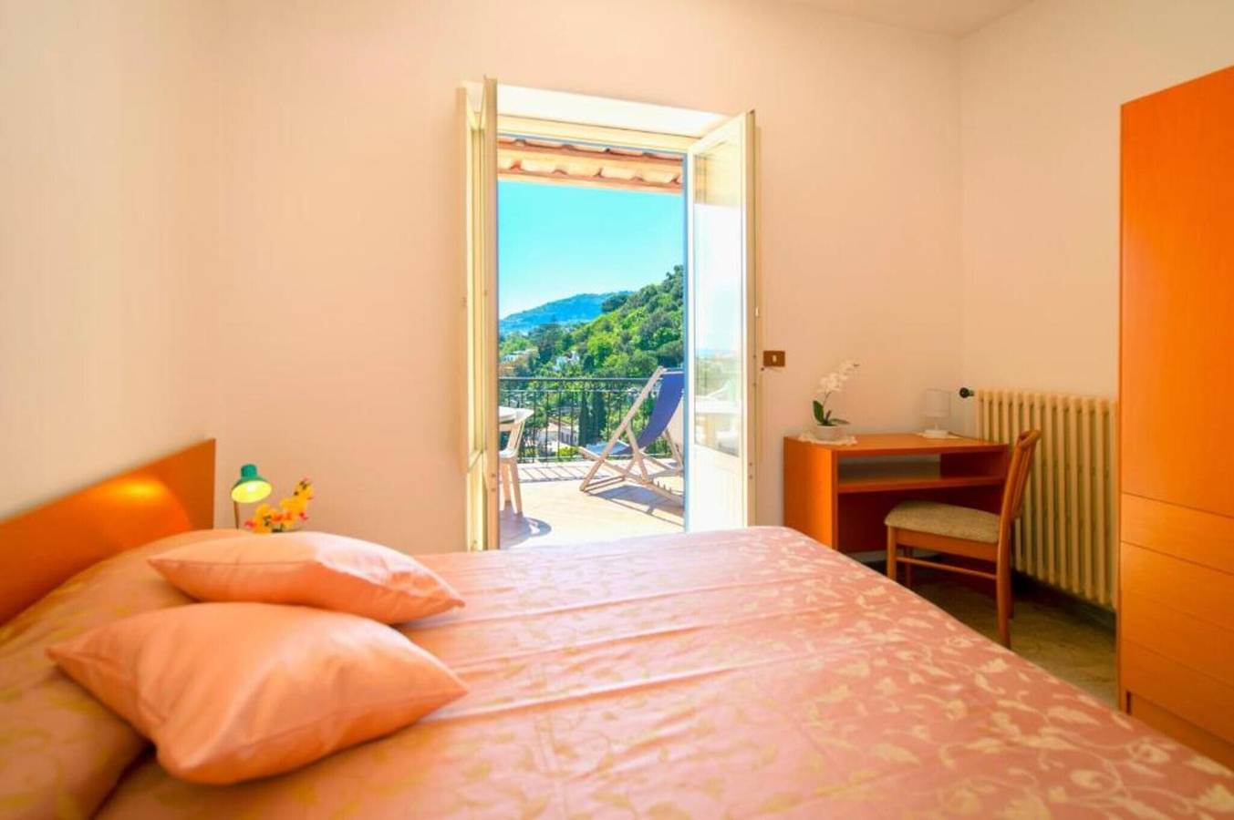 Appartamento intero, Appartamento 'Vista Castello' con vista mare, terrazza privata e Wi-Fi in Ischia Città, Ischia