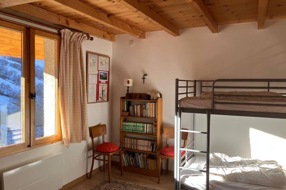 New family home - Sleeps 12 - 104m2 - Ideal for two families in Les Hieres, La Grave
