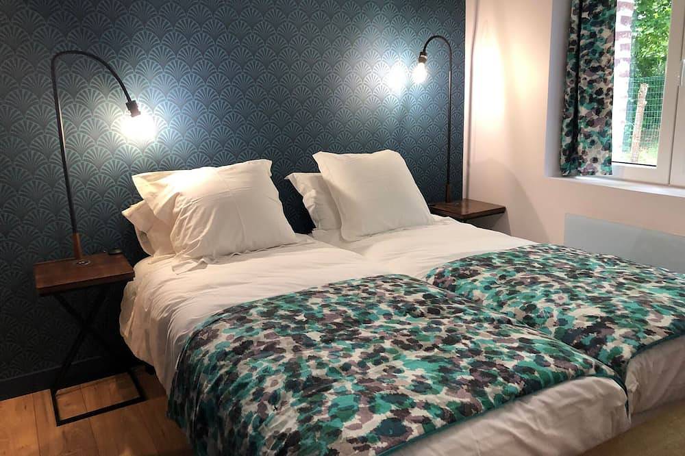 Chaleureux gîte rénové avec 3 chambres et cheminée près du Mans, idéal pour famille et amis in Le Mans, Sarthe