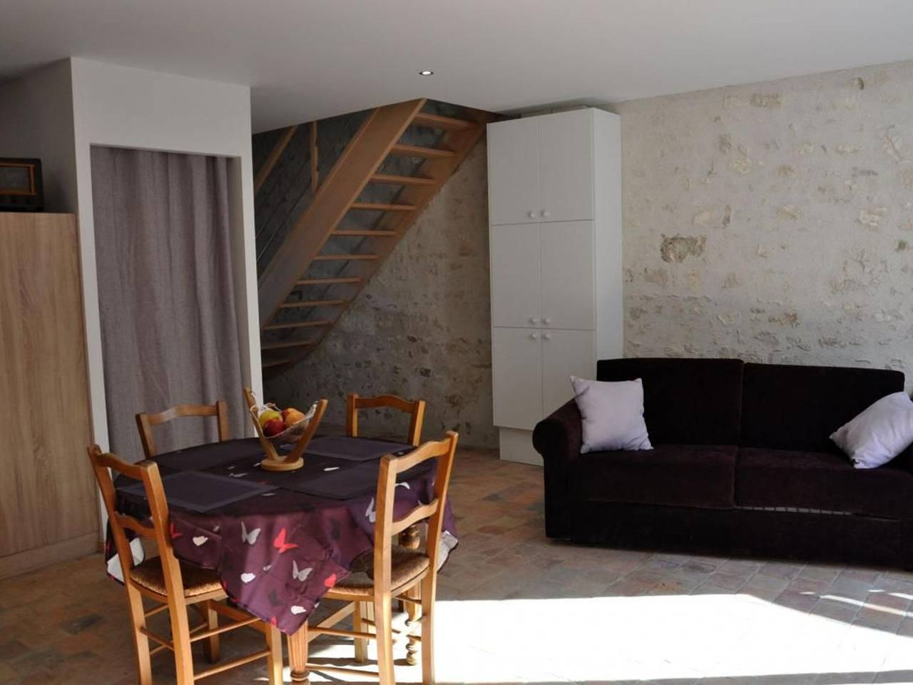 Charming Cottage Near Loire Castles: Cozy Living, Pet-Friendly, Wi-Fi, Outdoor Area in Saint-Hilaire-Saint-Mesmin, Loire Valley