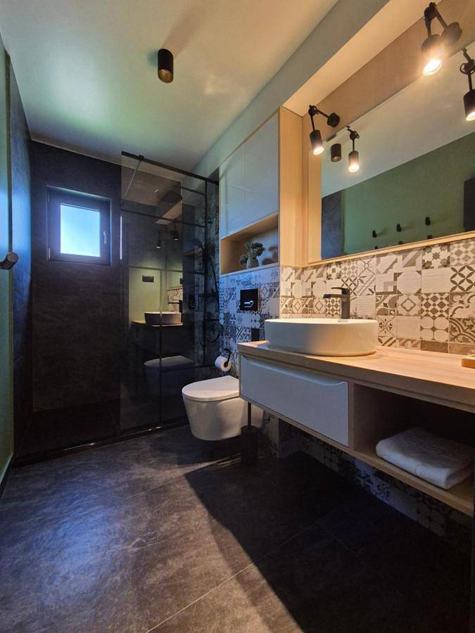 Gîte pour 20 personnes, avec jardin et jacuzzi dans Dorna-Arini - 2