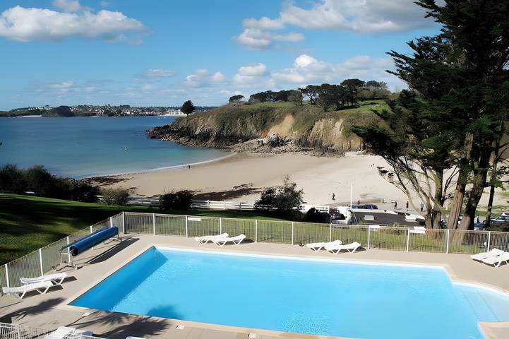 Maison de vacances 'Maison Dans Résidence' avec piscine privée, terrasse privée et Wi-Fi in Locmaria-Plouzané, Région de Brest