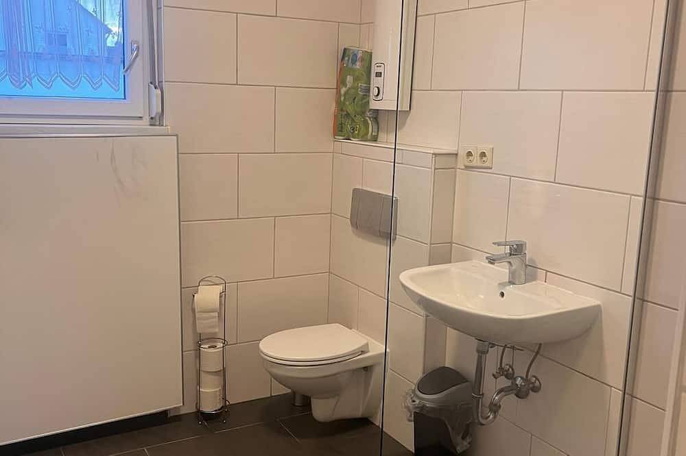 Ganze Wohnung, Nr 3 Wohnung im Og 3 Zkb  für Firmen/Familien in Vellmar, Hessisches Bergland