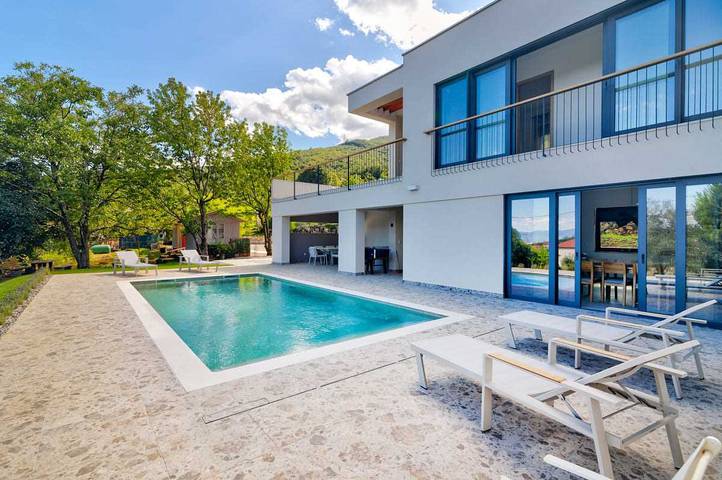 Villa für 10 Personen, mit Garten und Pool sowie Sauna, mit Haustier in Opatija Riviera
