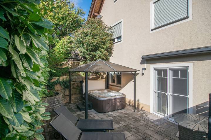 Entire apartment, Eifel Dream KleineNims with Private Outdoor Whirlpool and Sauna in Burbach, Eifelkreis Bitburg-Prüm