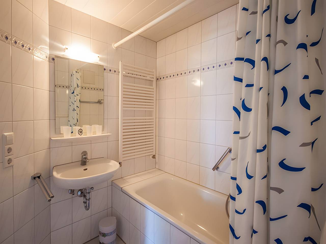 Appartement 'B' met uitzicht op het meer, balkon en Wi-Fi, foto 9