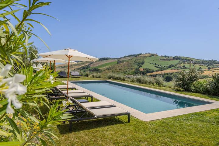 Ferienhaus für 10 Personen, mit Terrasse und Garten sowie Pool, mit Haustier in Fermo - 2