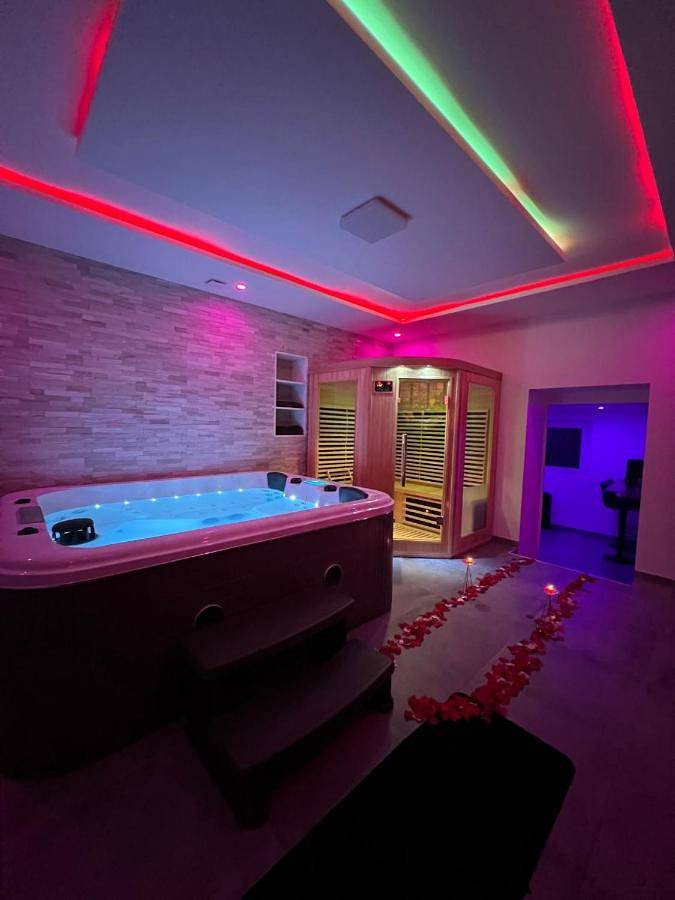 Maison de vacances pour 2 personnes, avec sauna ainsi que jacuzzi et terrasse à Herblay-sur-Seine