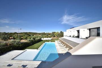 Cottage pour 2 personnes, avec jardin et bassin pour enfant ainsi que vue et piscine dans Almodôvar