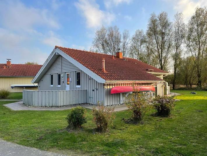 Luxus-Ferienhaus für 6 Personen, mit Whirlpool und Terrasse sowie Garten und Sauna in Otterndorf