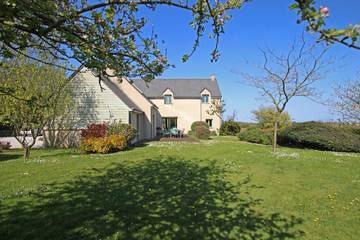Gîte pour 12 personnes, avec jardin et terrasse à Sainte-Marie-du-Mont