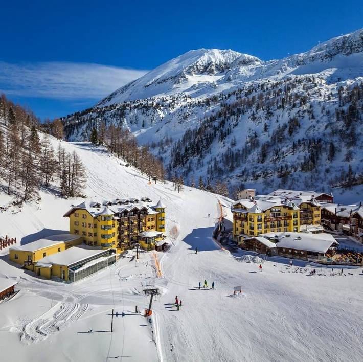 Apartmenthotel für 8 Personen, mit Balkon und Terrasse sowie Kinderpool und Pool