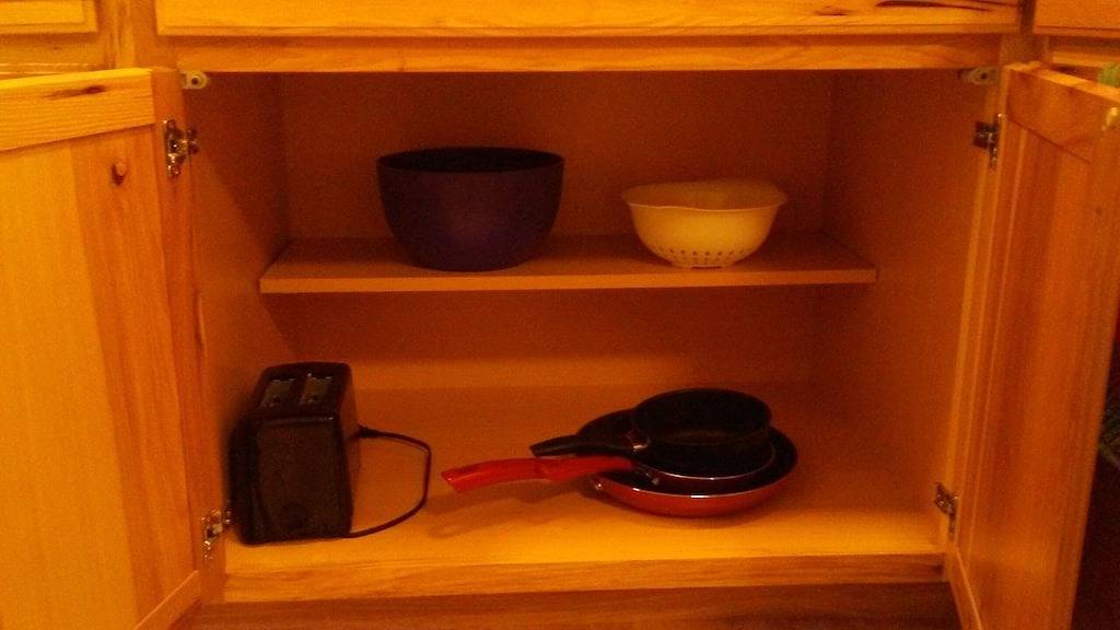 Die Bristol Bay-Hütte ist der perfekte Rückzugsort zu den ruhigen Alaska-Wäldern! in Kenai Fjords Nationalpark