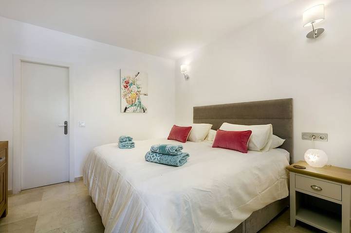 Luxueuse villa de 3 chambres en bord de mer, située à quelques minutes de toutes les commodités in San Pedro Alcantara, Marbella