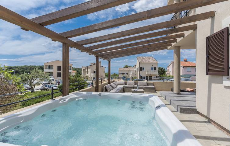 Villa für 26 Personen, mit Meerblick und Sauna sowie Pool in Premantura - 2