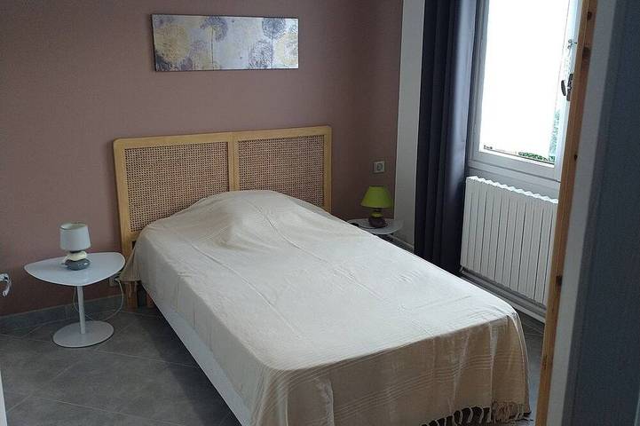 Location de vacances pour 5 personnes, avec jardin à Marlens - 2