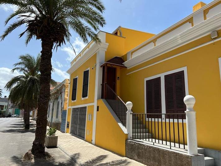 Maison d’hôte pour 2 personnes, avec vue ainsi que piscine et terrasse dans São Vicente