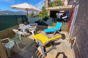 Location de vacances pour 6 personnes, avec jardin et terrasse à Évisa