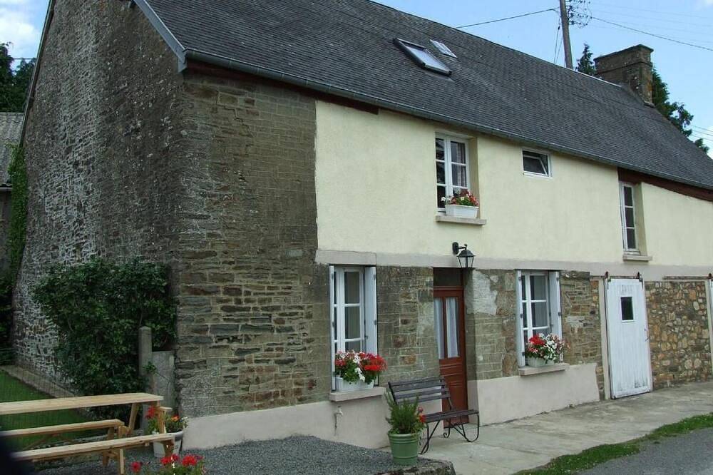 Newly  renovated character farhouse in Mortain-Bocage, Région d'Avranches