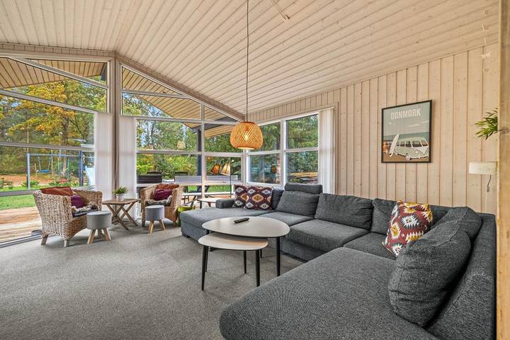 Enkelt og moderne sommerhus med sauna og spabad in Houstrup, Varde Kommune