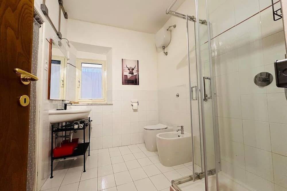 Entire apartment, Cozy apartment in historic center in Manziana, Lake Bracciano