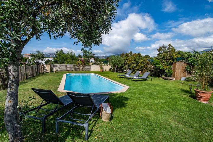 Apartamento entero, Apartamento de vacaciones para 4 personas con terraza in Calenzana, Region de Calvi