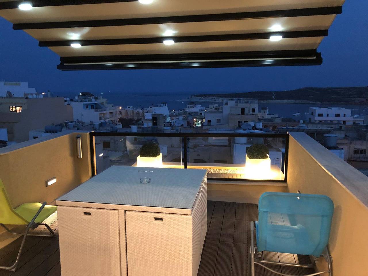 Entire holiday apartment, 1. Sea View 2 Bed Penthouse Close to Beach in Marsaskala, Malta Island